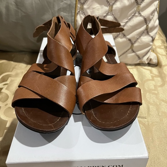 Steve Madden Women's Tan Strappy Sandals - Picture 1 of 2